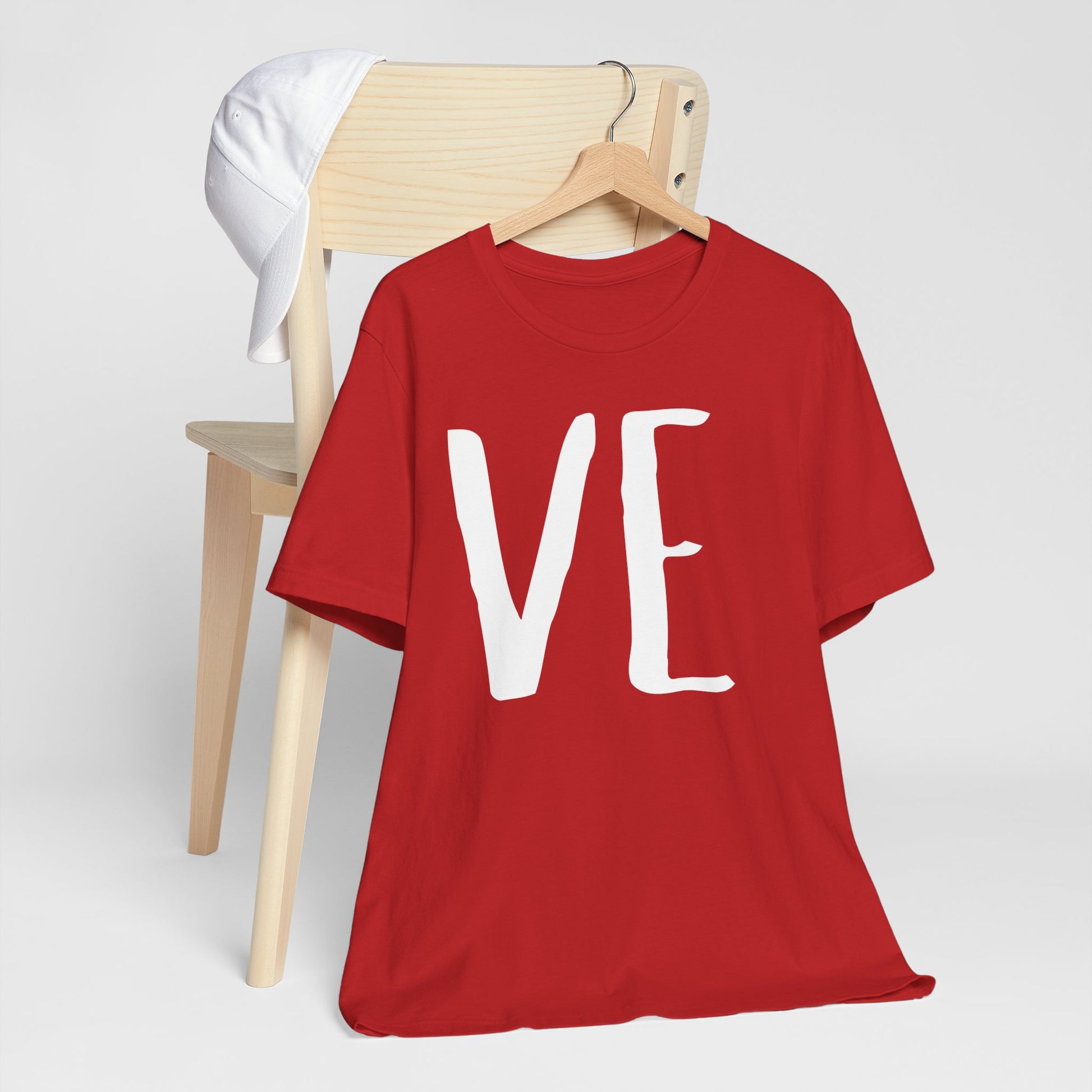 Red couple's matching T-shirt set with "LO" on one shirt and "VE" on the other, featuring "EST 2018" in white text.